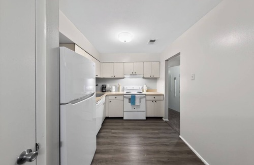 Edgemoor Apartment | Beautiful 2 bedroom in The Chateau