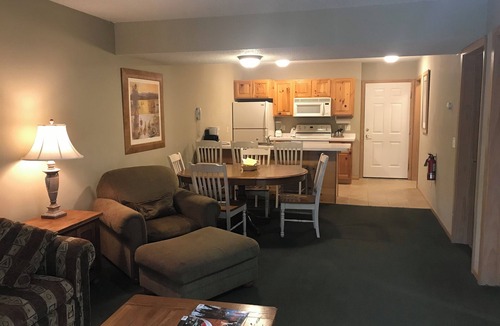 Lake Shore Condo | Beautiful 3 Bedroom Condo at Causeway Resort on Gull Lake, MN