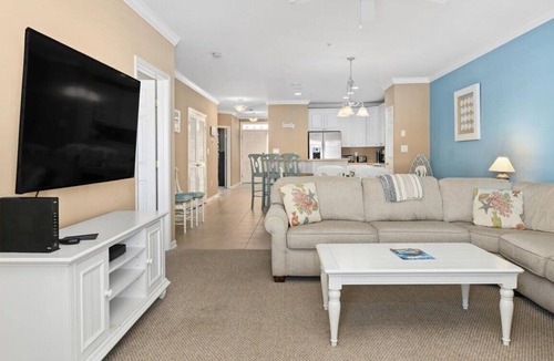Sunset Island Condo | Beautiful 3 BR 2 BA Unit in Amenity Filled Sunset Island