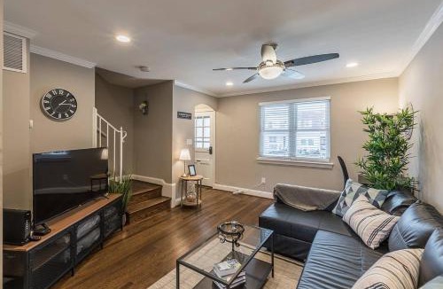 Potomac West House | Beautiful 3br 2ba House cozy backyard CozySuites