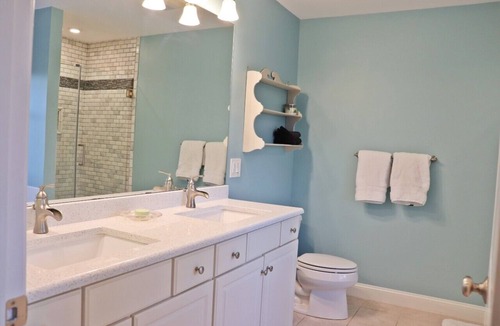 Jamestown House | Beautiful 4-Bed Jamestown Colonial - 5 Min. To Newport