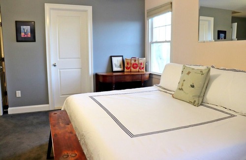 Jamestown House | Beautiful 4-Bed Jamestown Colonial - 5 Min. To Newport