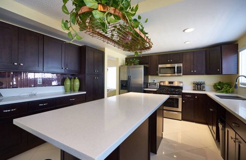Perris House | Beautiful 4 Bedroom, 4 KING size Beds, COZY