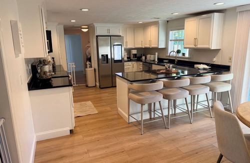 Teaticket House | Beautiful 4-Bedroom Home Premier Location