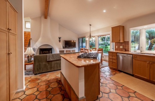 Campanil House | Beautiful 6 Bedroom Estate in Quiet Neighborhood