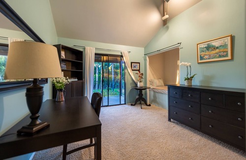 Campanil House | Beautiful 6 Bedroom Estate in Quiet Neighborhood