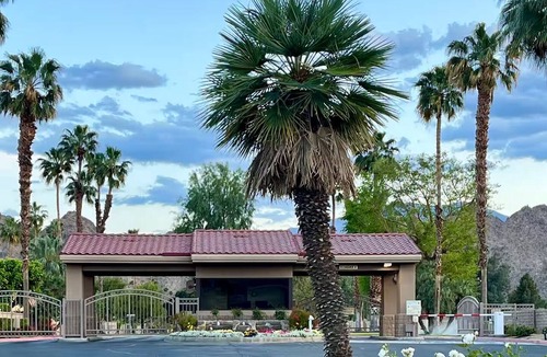 Indian Wells Condo | BEAUTIFUL, AFFORDABLE INDIAN WELLS CONDO, HEATED POOLS AND SECURITY GATE STAFFED