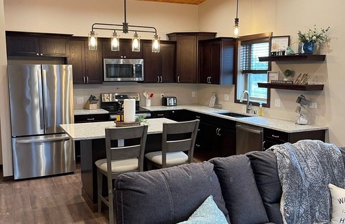 Wisconsin Dells Apartment | Beautiful Apartment Located Downtown Dells!