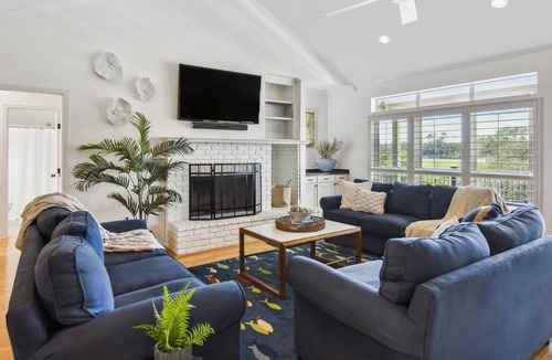 Shoreline Park House | Beautiful Bayou Oasis | Pool & Tennis Court