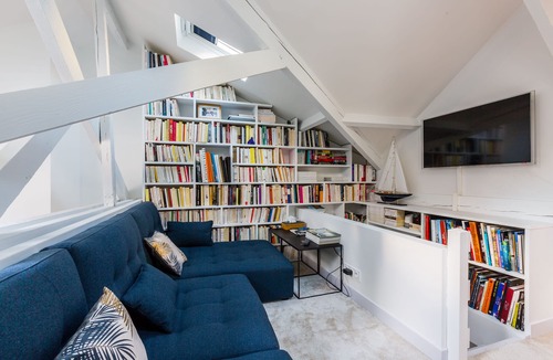Batignolles House | Beautiful Blues in Batignolles, by Veeve