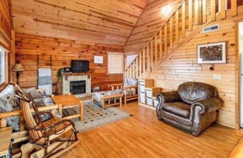Warrens Cabin | Beautiful cabin located near Three Bears Park/Jellystone