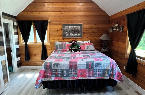 Pelican Rapids House | Beautiful Cedar Log Home overlooking North Lake Lida in Pelican Rapids Minnesota