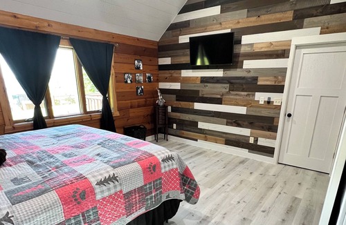 Pelican Rapids House | Beautiful Cedar Log Home overlooking North Lake Lida in Pelican Rapids Minnesota