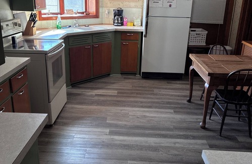 Algoma Apartment | Beautiful Century old Apartments-Apt B