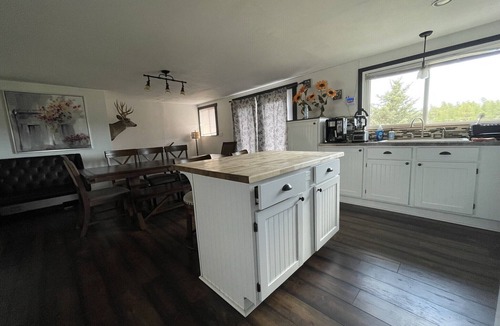 Custer House | Beautiful countryside with 6 Bdrm with central air, next to Custer State Park