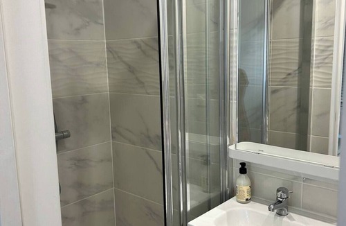 Quartier Centre Ville Apartment | Beautiful F2 Downtown Massy with garden