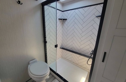 Sanger House | Beautiful fifth wheel by the river