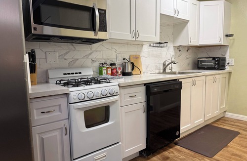 Gardena Apartment | Beautiful guest suite in pleasant Gardena - beaches/downtown/stadiums