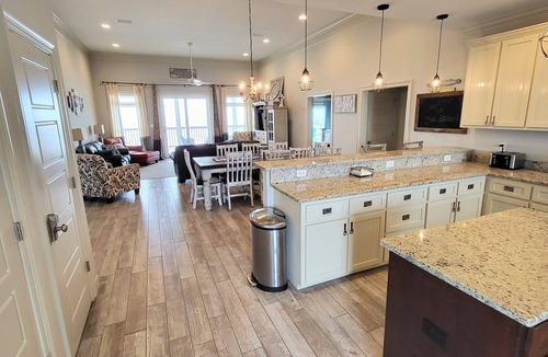 Dauphin Island House | Beautiful Gulf 4 BR/4 Bath, High End Furnishings w/Beach Gear and 2 Kayaks!