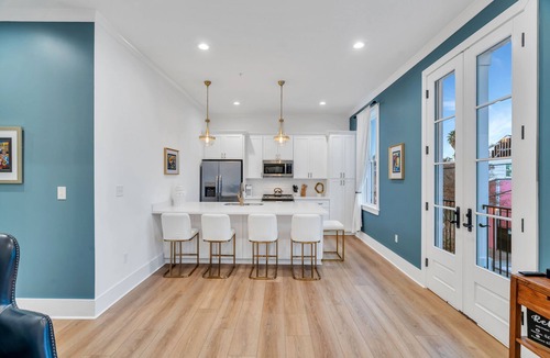 Faubourg Marigny House | Beautiful Home in The Marigny Triangle with Balcony