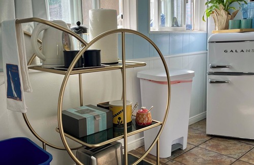 Alta Mesa House | Beautiful Hummingbird Suite w/kitchenette, patio & parking in Santa Barbara