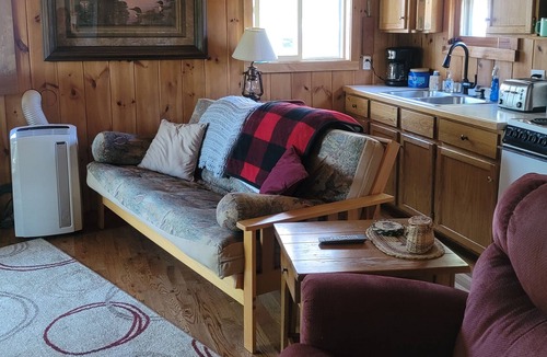 Melrude Cabin | Beautiful Lake Cabin in Alborn MN