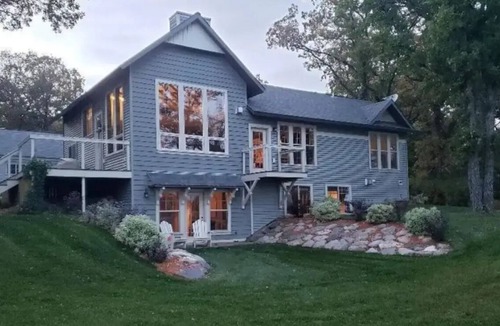 Detroit Lakes Cabin | Beautiful Lake front Property on Lake Munson. Family friendly!