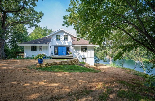 Apple River House | Beautiful Lakehouse with private dock on Apple Canyon Lake!
