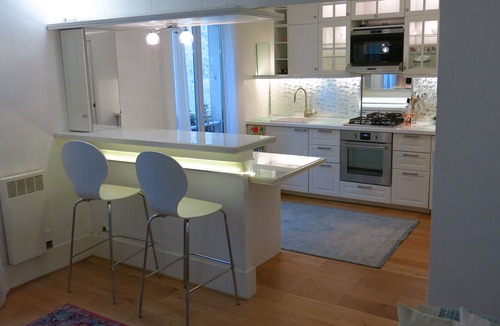 Saint-Vincent-de-Paul Apartment | Beautiful little gem near trendy Canal St Martin. Perfect for Olympics 2024.