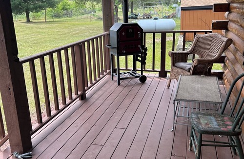 New Lisbon Cabin | Beautiful log cabin minutes away from Castle Rock lake & Buckhorn St. park