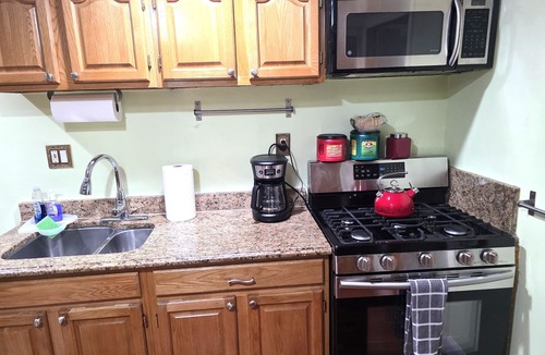 Dupont Circle Apartment | Beautiful Modern 2BR Apt/Sleeps 5/GREAT LOCATION/Historic Street/Parking Avail
