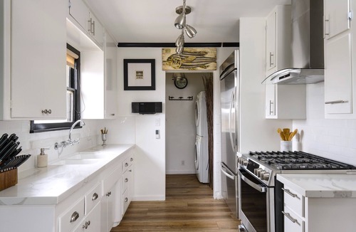 Venice Apartment | Beautiful one bedroom 1 1/2 blocks from Venice beach