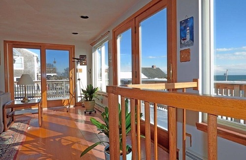 Plymouth House | Beautiful, Quiet, WiFi, Heat, AC