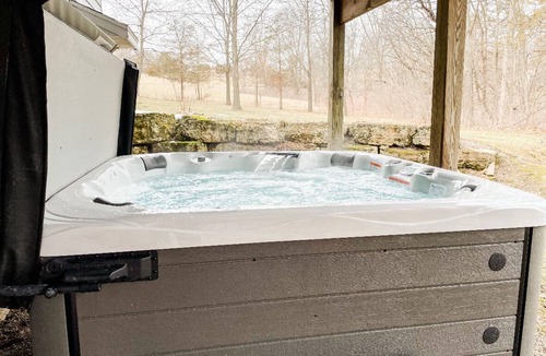 The Galena Territory House | Beautiful, relaxing 3 BR, 6 beds and 2.5 bath close to all Galena has to offer.