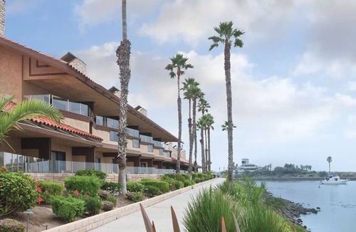 Ventura Apartment | Beautiful Resort in Harbortown Point 1BD near Marina Park