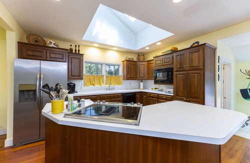 Jamestown House | Beautiful Shoreby Hill Cottage