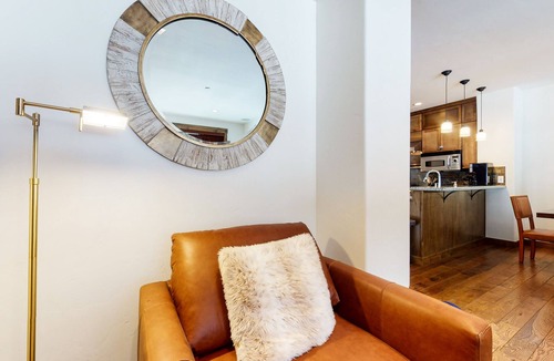 Woodwinds House | Beautiful Spacious Modern, On Golf Course! Private Hot Tub, Grill, Game Room