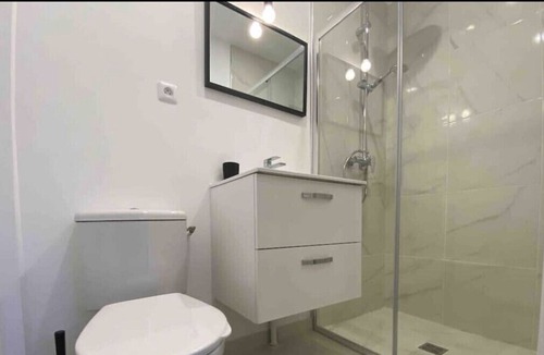 Chaumontel Apartment | Beautiful "Street Art" Apartment near Parc Asterix, Chantilly, CDG Airport