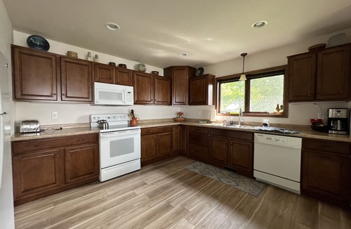 Sturgeon Bay House | Beautiful Sunsets on the Bay! Waterfront, large yard, updated home.