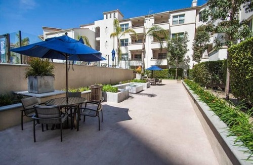 Westwood Apartment | Beautiful Two Bed Two Bath Apartment G30