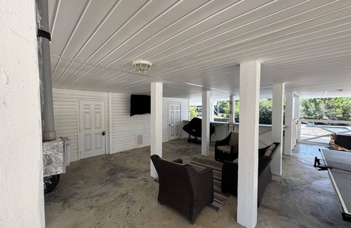 Pass Christian House | Beautiful Waterfront House with Pool sleeps 11
