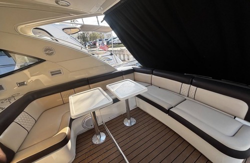 Sturgeon Bay Boat Rental | Beautiful yacht for rent with 4 beds, kitchen, grill, 4 tvs, internet, ac