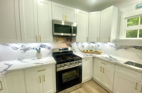 Old Town House | Beautifully Renovated 3-bedroom cottage in Old Town BSL. Close to Everything!