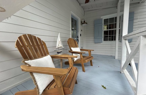 Old Town House | Beautifully Renovated 3-bedroom cottage in Old Town BSL. Close to Everything!