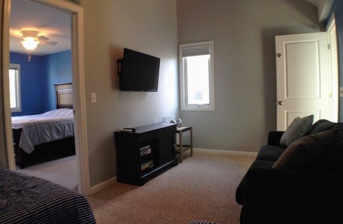 Brewster Condo | Beautifully Renovated Howland Village Townhouse with enclosed loft overlooking the Golf Course!