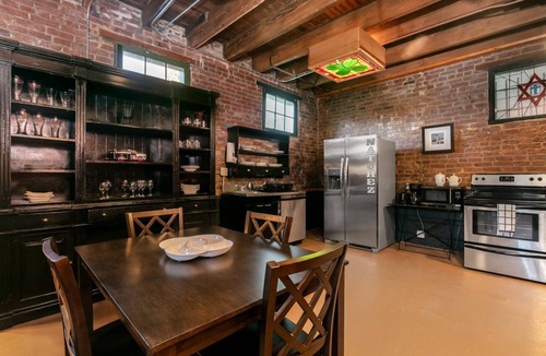 Natchez Condo | Beekman Place | 3/3, Full Kitchen, Washer/Dryer, Walk to Historic Downtown