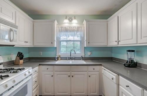 Mobile House | Bel-Air Bungalow- close to Midtown Highways and Downtown Mobile