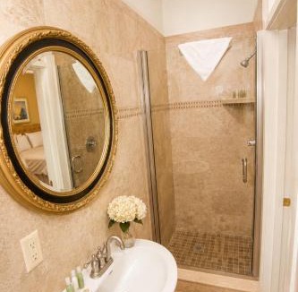 Top of the Hill Bed & Breakfast | Bellevue House