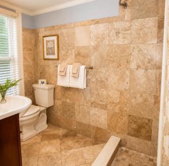 Top of the Hill Bed & Breakfast | Bellevue House
