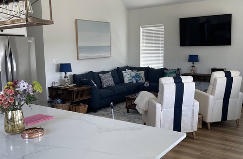 Pass Christian House | Best beach town. Walk to restaurants and shops. Pets welcome.